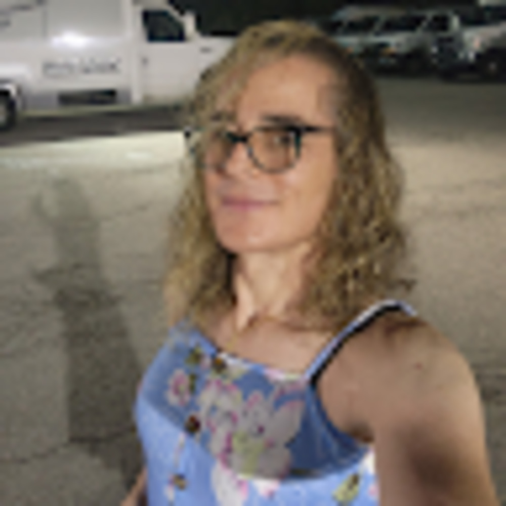 Meet your Posher, Robyn marie